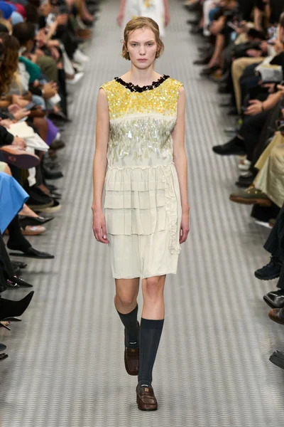 Look 48